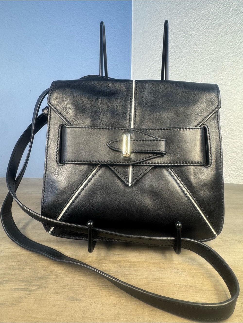 Pour La Victoire Black Leather Crossbody Bag Geometric Envelope Shoulder